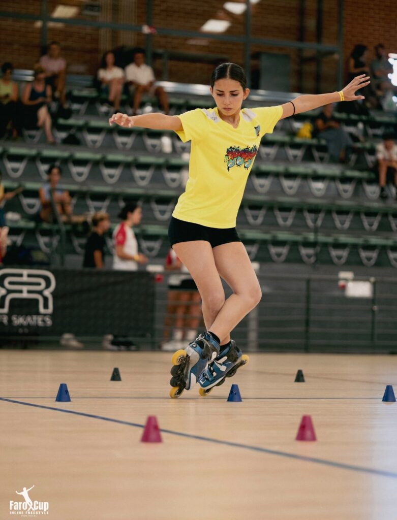 Atleta di Escape On Skate in gara di freestyle slalom alla Faro Cup 2026 in Portogallo