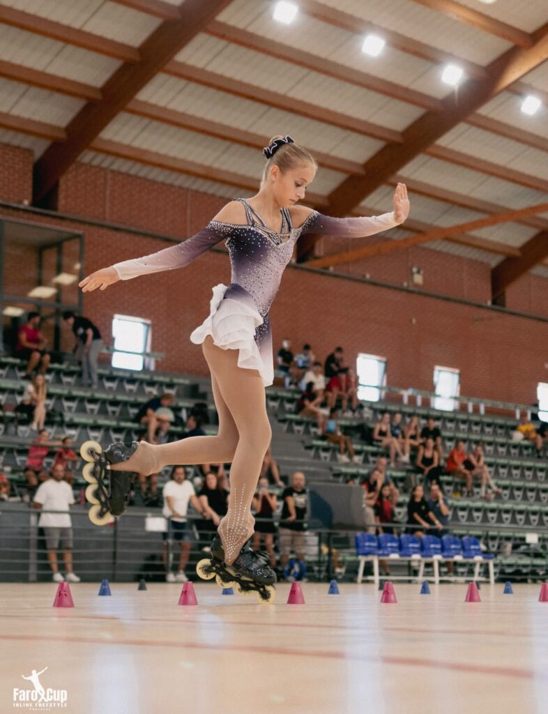 Atleta di Escape On Skate in gara di freestyle slalom alla Faro Cup 2026 in Portogallo