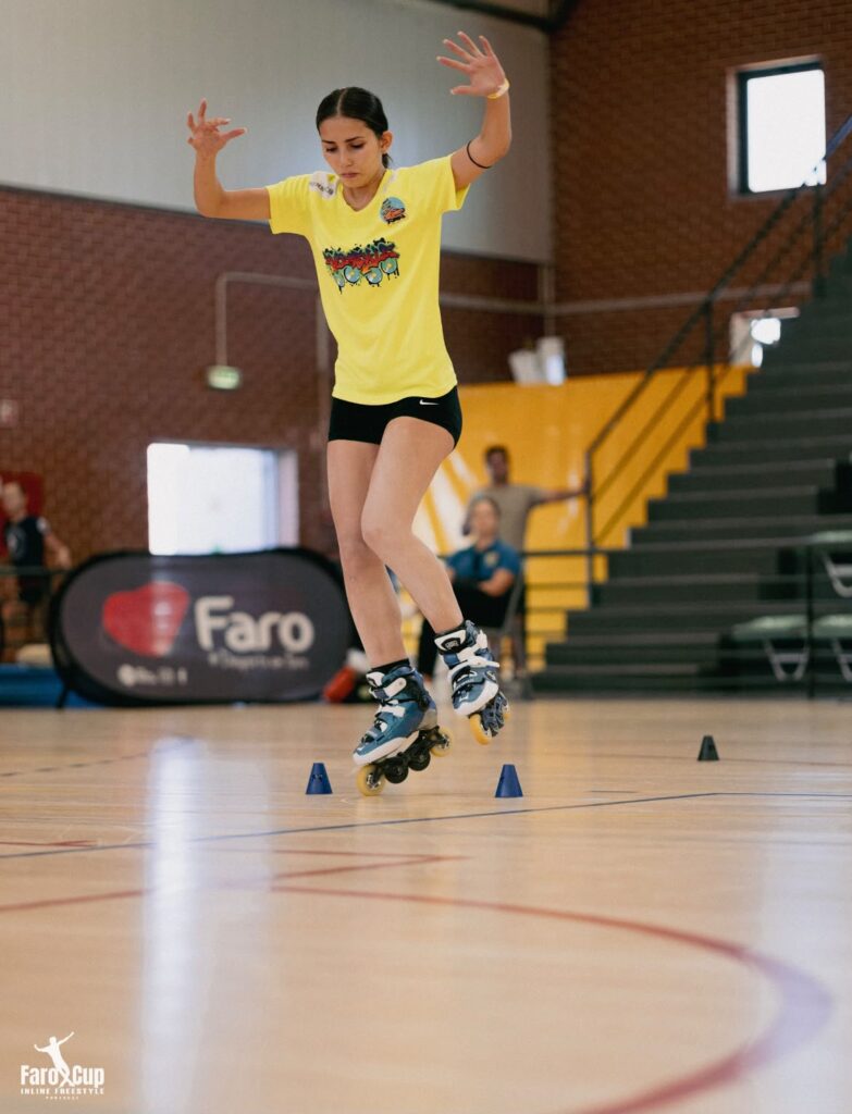 Atleta di Escape On Skate in gara di freestyle slalom alla Faro Cup 2026 in Portogallo